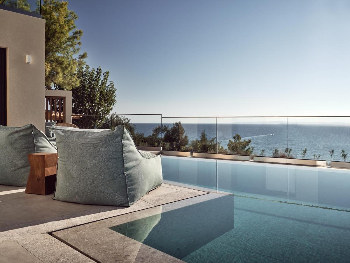 Uparati Villa - Hilltop Sea View Retreat ซีลีวี ภายนอก รูปภาพ
