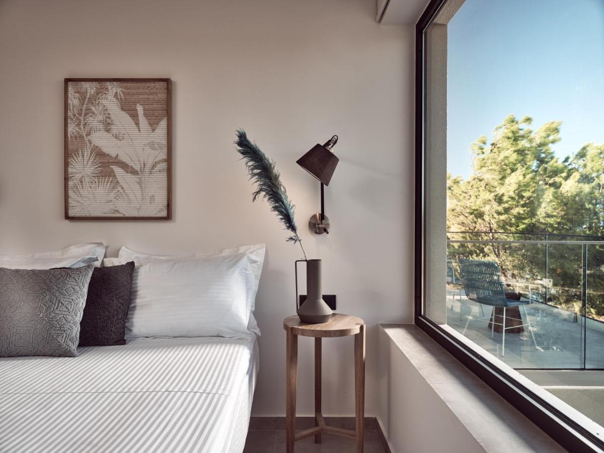 Uparati Villa - Hilltop Sea View Retreat ซีลีวี ภายนอก รูปภาพ