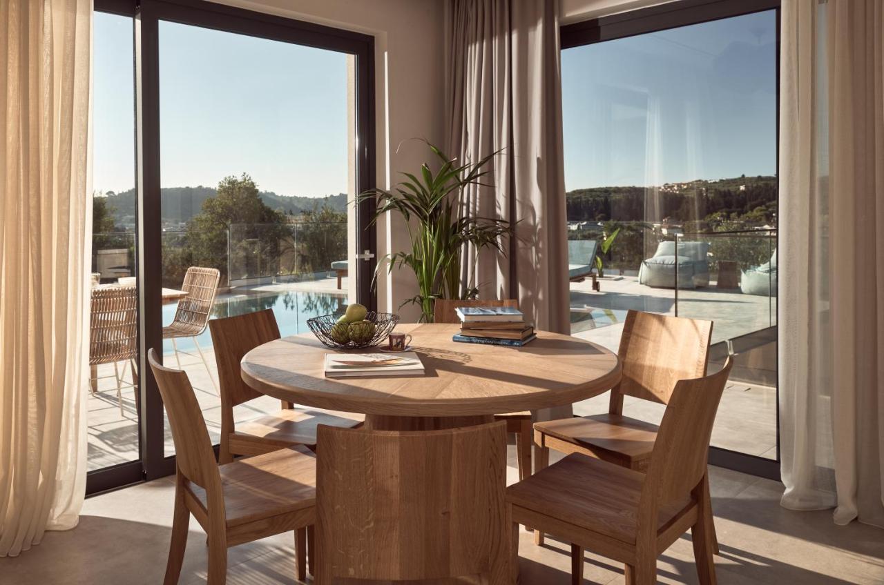 Uparati Villa - Hilltop Sea View Retreat ซีลีวี ภายนอก รูปภาพ