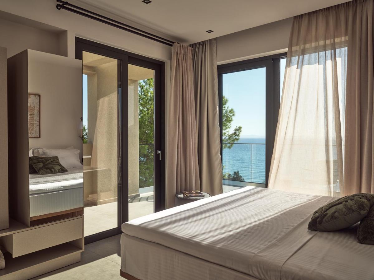 Uparati Villa - Hilltop Sea View Retreat ซีลีวี ภายนอก รูปภาพ